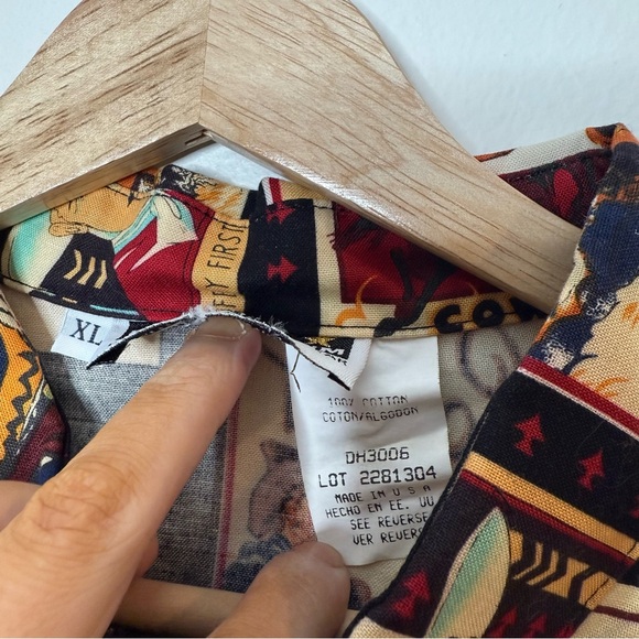 Vintage Made in USA 100% Cotton Cowboy Western Button Down post card print XL - Picture 6 of 7